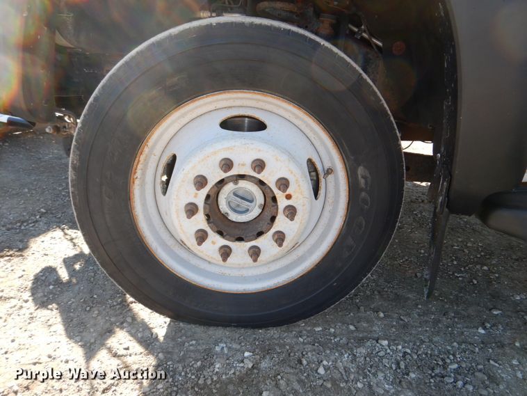 image for item JJ9341 2015 Ford F550 Super Duty  utility / service truck