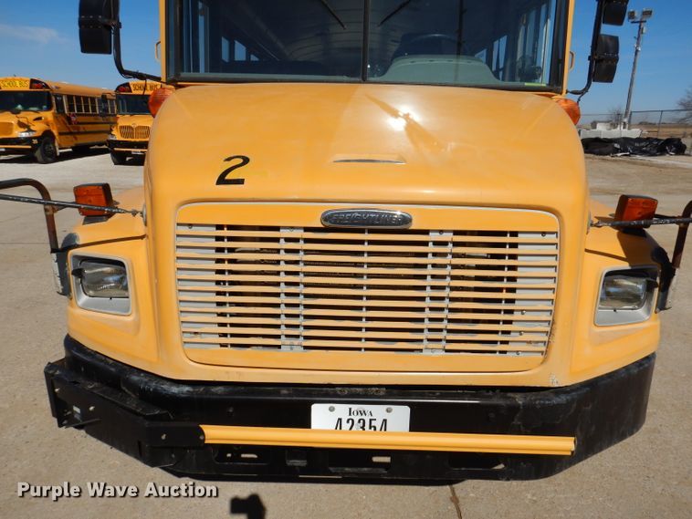 image for item JK9548 2004 Freightliner FS65  school bus