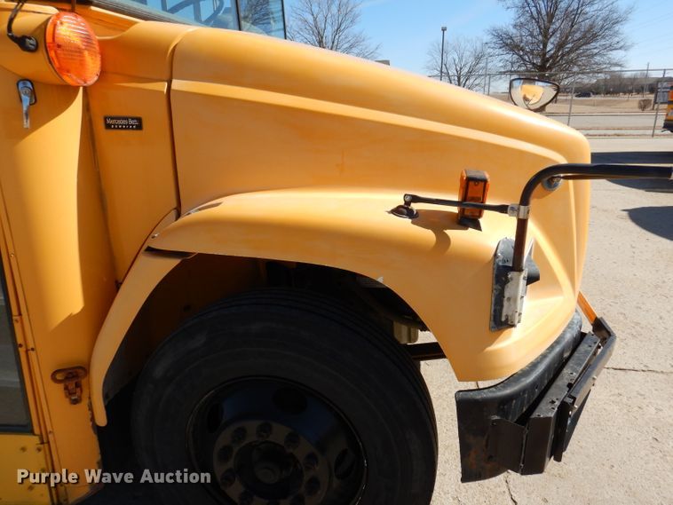 image for item JK9548 2004 Freightliner FS65  school bus