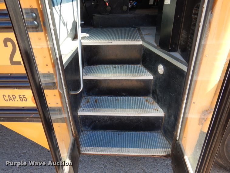image for item JK9548 2004 Freightliner FS65  school bus
