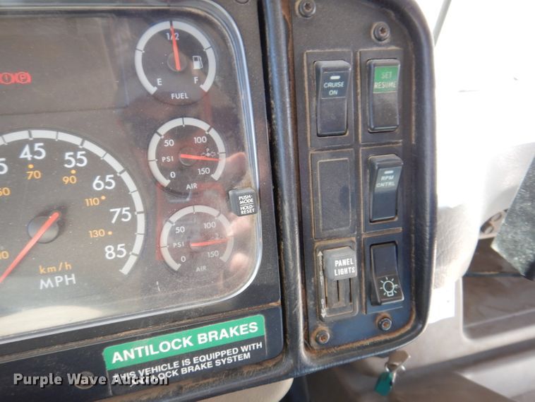 image for item JK9548 2004 Freightliner FS65  school bus