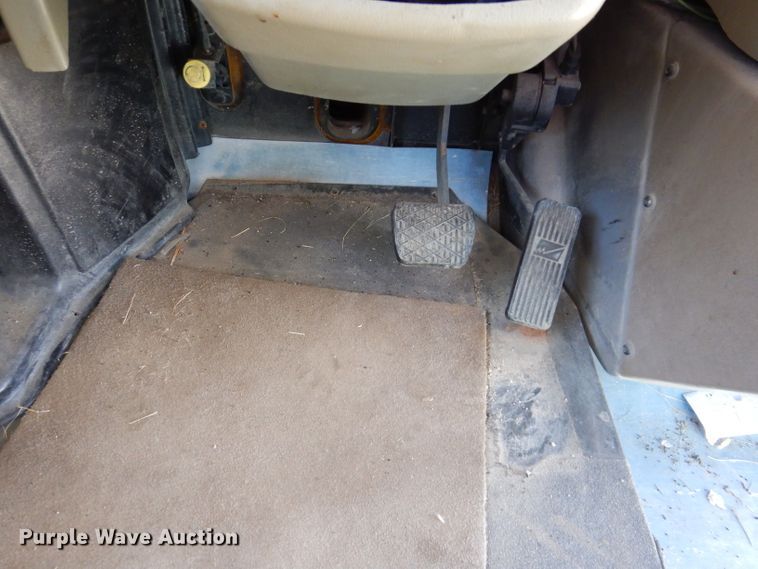 image for item JK9548 2004 Freightliner FS65  school bus