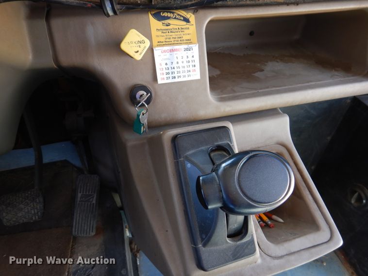 image for item JK9548 2004 Freightliner FS65  school bus