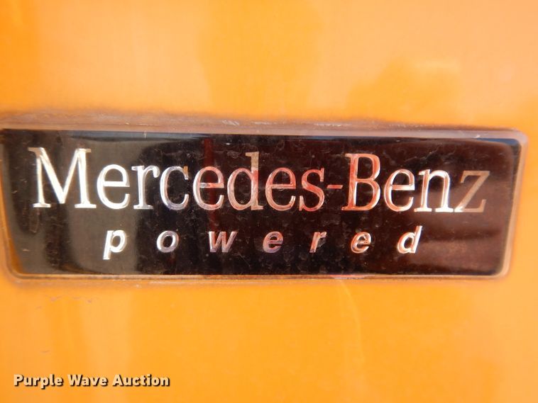 image for item JK9548 2004 Freightliner FS65  school bus