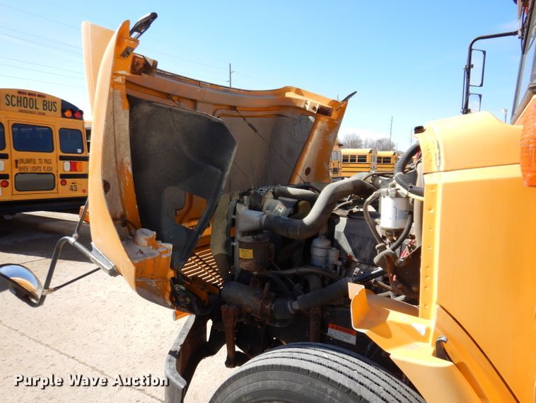 image for item JK9548 2004 Freightliner FS65  school bus