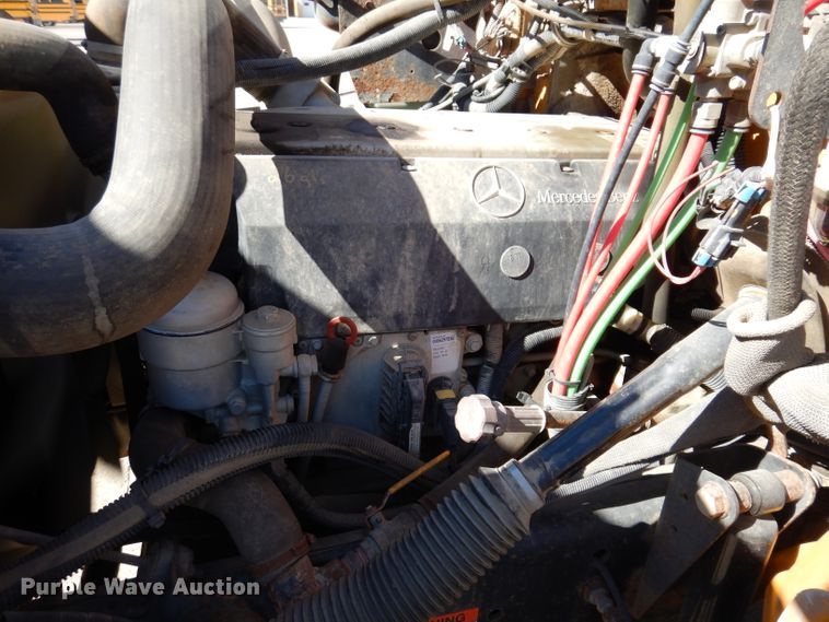 image for item JK9548 2004 Freightliner FS65  school bus