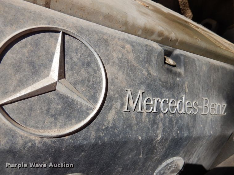 image for item JK9548 2004 Freightliner FS65  school bus