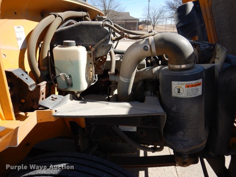 image for item JK9548 2004 Freightliner FS65  school bus