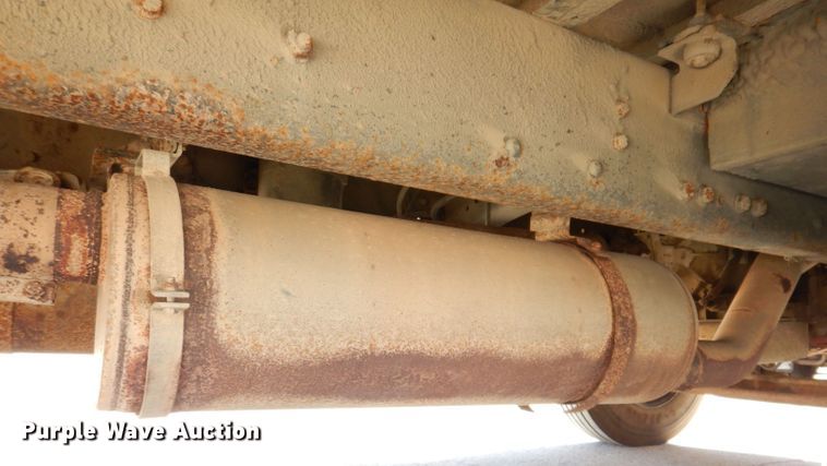 image for item JK9548 2004 Freightliner FS65  school bus