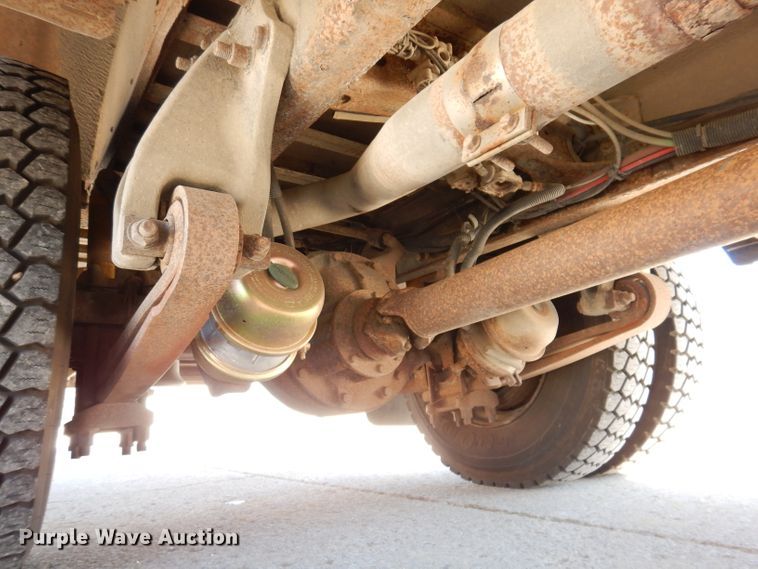 image for item JK9548 2004 Freightliner FS65  school bus