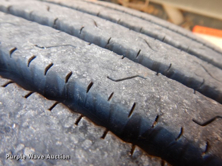 image for item JK9548 2004 Freightliner FS65  school bus