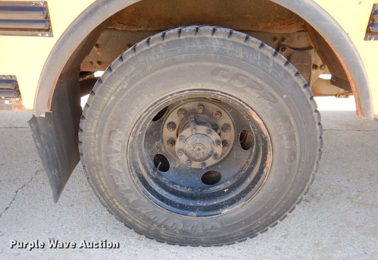 image for item JK9548 2004 Freightliner FS65  school bus