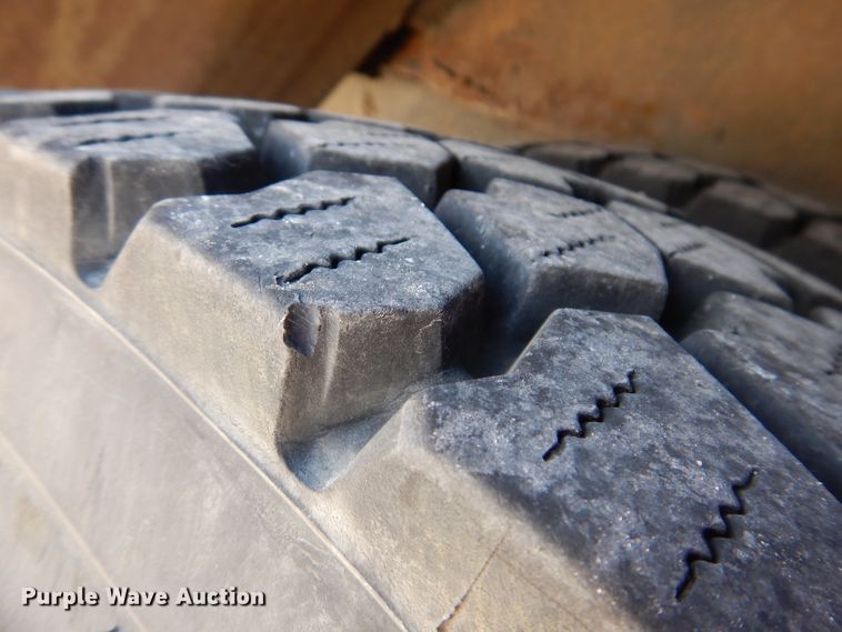 image for item JK9548 2004 Freightliner FS65  school bus