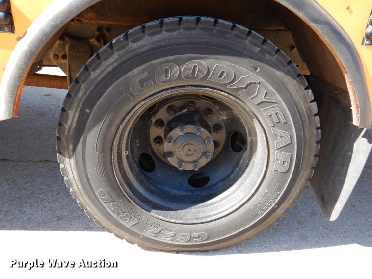 image for item JK9548 2004 Freightliner FS65  school bus