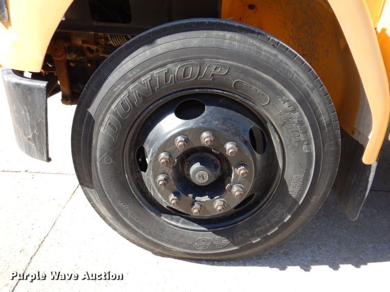 image for item JK9548 2004 Freightliner FS65  school bus