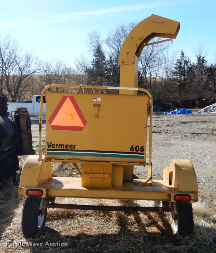 image for item JK9771 1994 Vermeer BC606  wood chipper