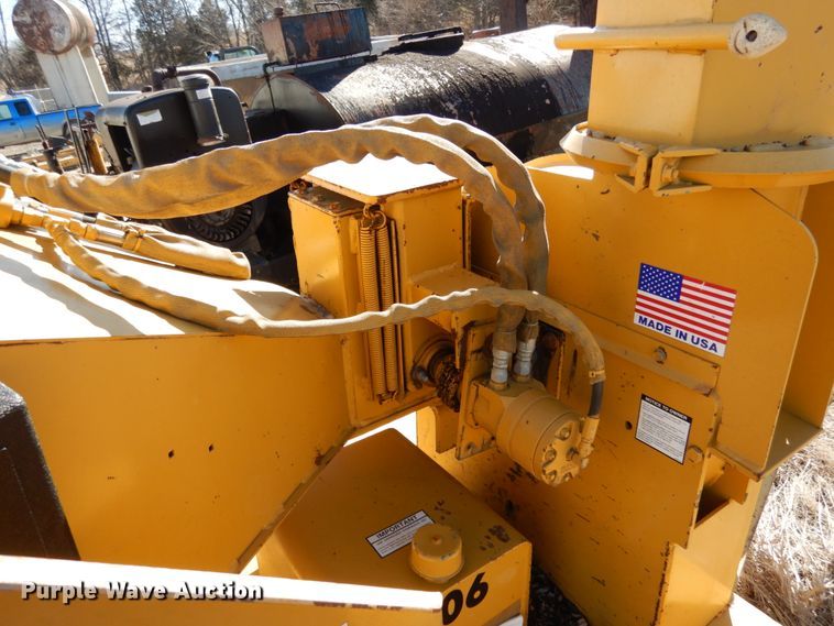 image for item JK9771 1994 Vermeer BC606  wood chipper