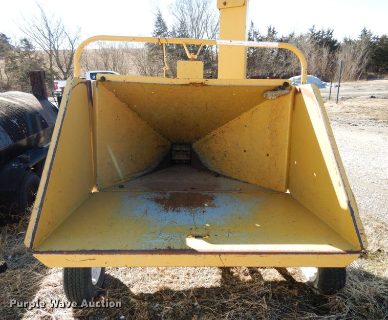 image for item JK9771 1994 Vermeer BC606  wood chipper