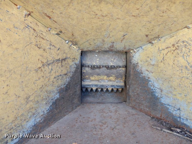 image for item JK9771 1994 Vermeer BC606  wood chipper