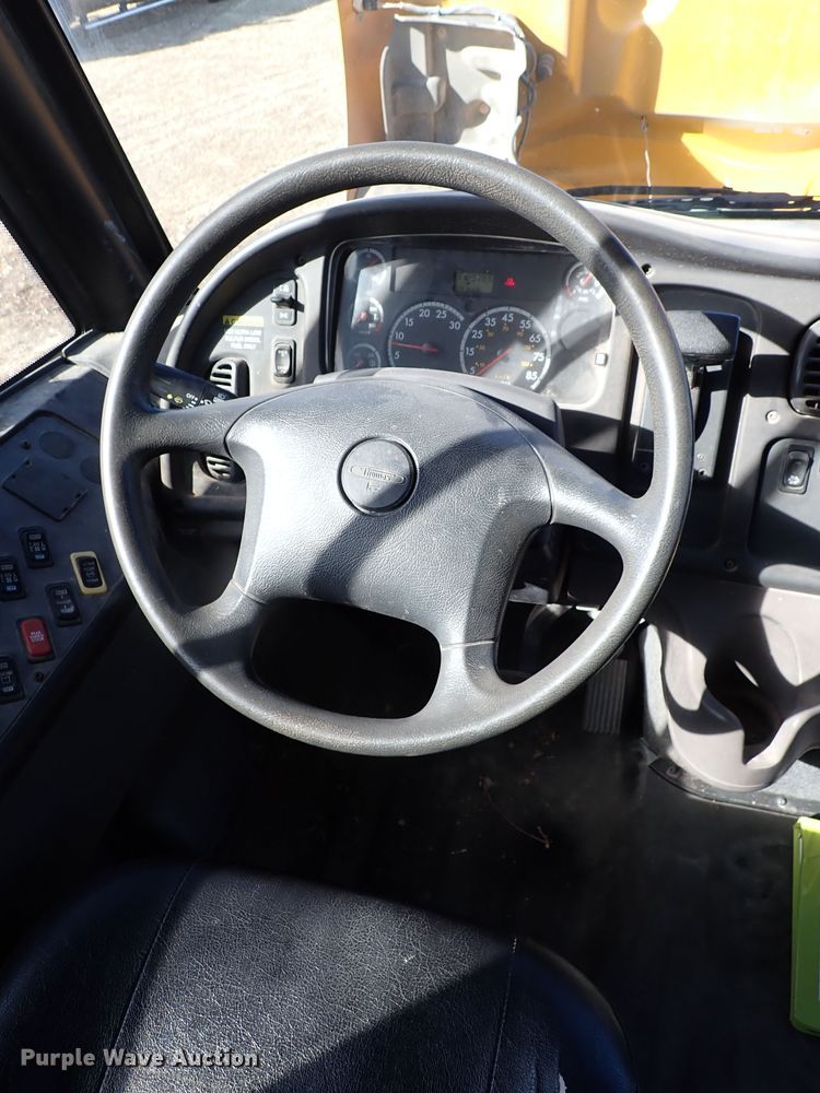 image for item JO9743 2009 Freightliner B2 Thomas Built  school bus