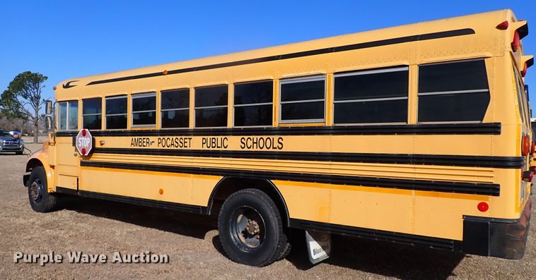 image for item JO9746 2001 International 3800  school bus