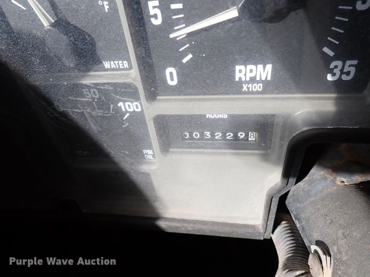 image for item JO9746 2001 International 3800  school bus