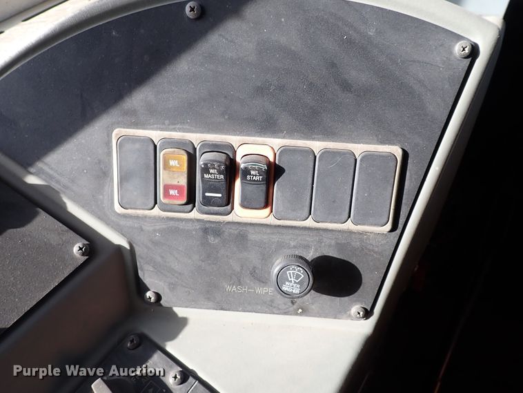 image for item JO9746 2001 International 3800  school bus