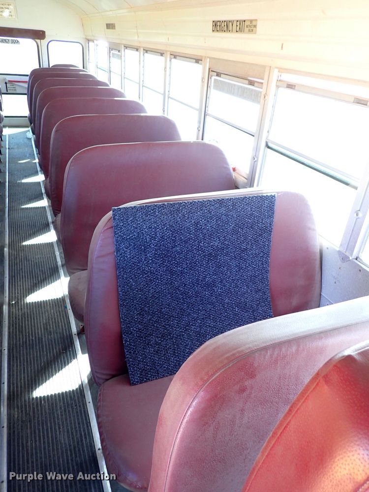 image for item JO9746 2001 International 3800  school bus