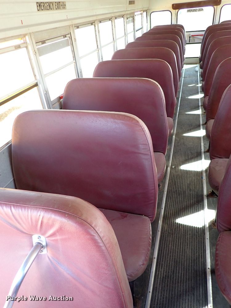 image for item JO9746 2001 International 3800  school bus