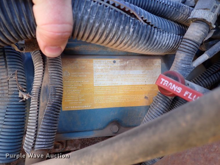 image for item JO9746 2001 International 3800  school bus