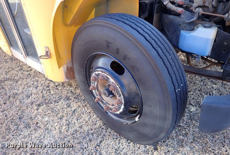 image for item JO9746 2001 International 3800  school bus