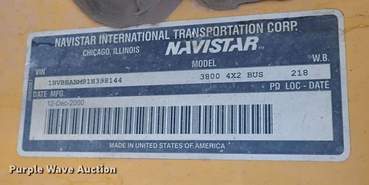 image for item JO9746 2001 International 3800  school bus