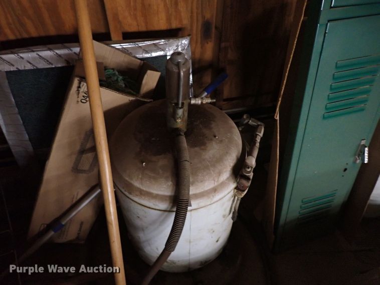 image for item JO9751 Tools