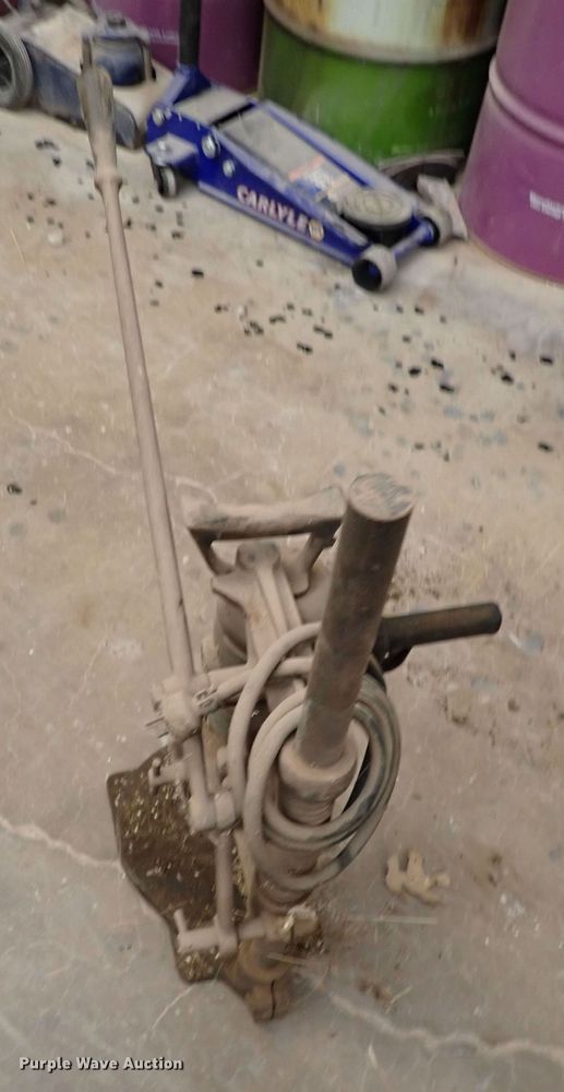 image for item JO9752 Tools