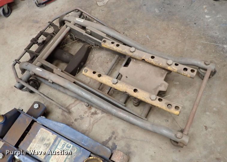 image for item JO9756 (3) jacks