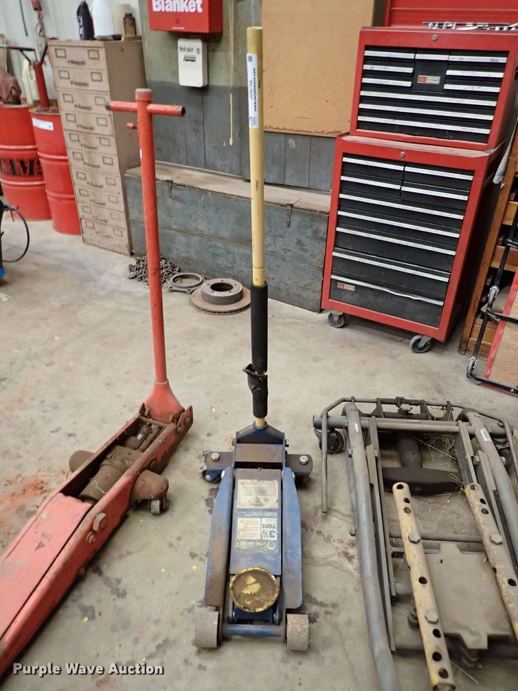 image for item JO9756 (3) jacks