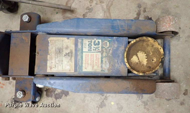 image for item JO9756 (3) jacks