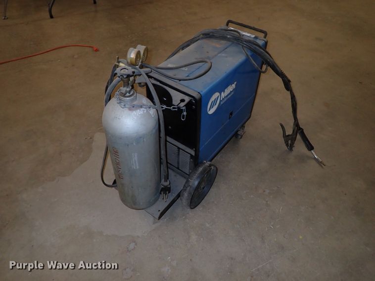 image for item JO9762 Miller Millermatic 185  welder