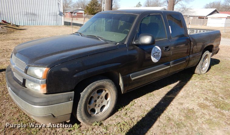 image for item JS9768 2004 Chevrolet Silverado 1500  Ext. Cab pickup truck
