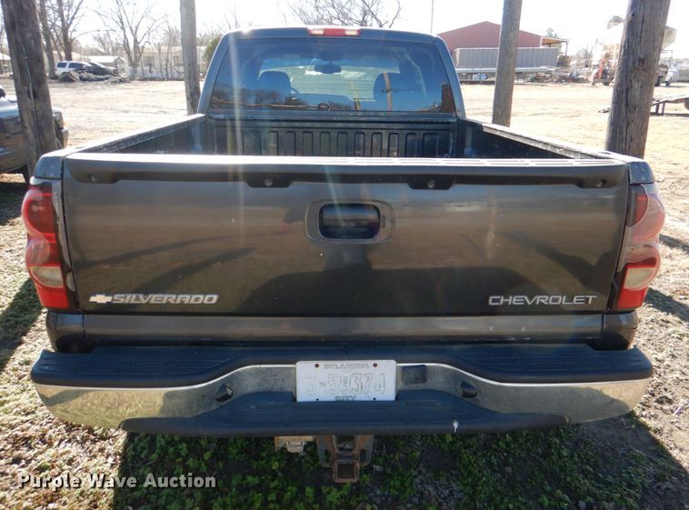 image for item JS9768 2004 Chevrolet Silverado 1500  Ext. Cab pickup truck