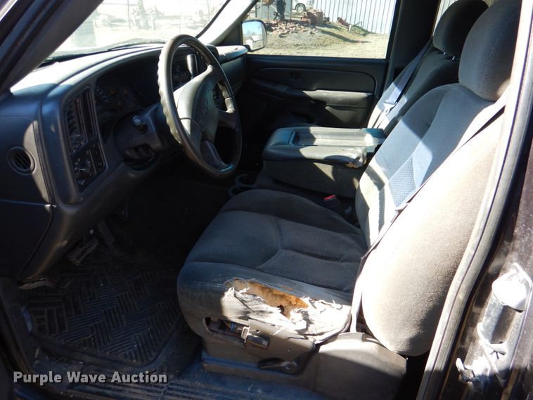 image for item JS9768 2004 Chevrolet Silverado 1500  Ext. Cab pickup truck