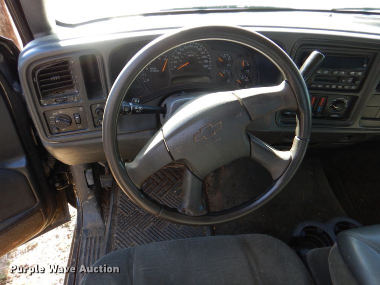 image for item JS9768 2004 Chevrolet Silverado 1500  Ext. Cab pickup truck