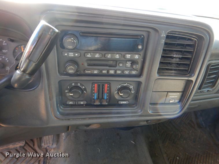 image for item JS9768 2004 Chevrolet Silverado 1500  Ext. Cab pickup truck