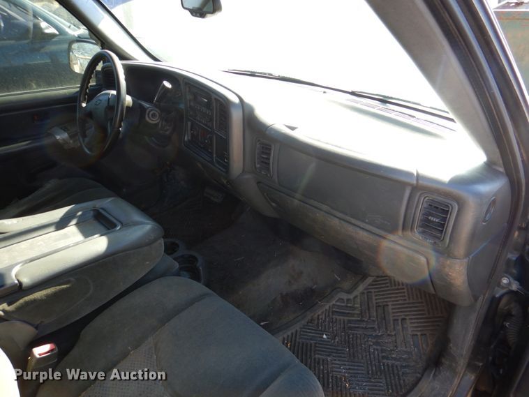 image for item JS9768 2004 Chevrolet Silverado 1500  Ext. Cab pickup truck