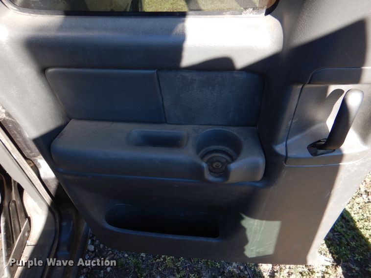 image for item JS9768 2004 Chevrolet Silverado 1500  Ext. Cab pickup truck