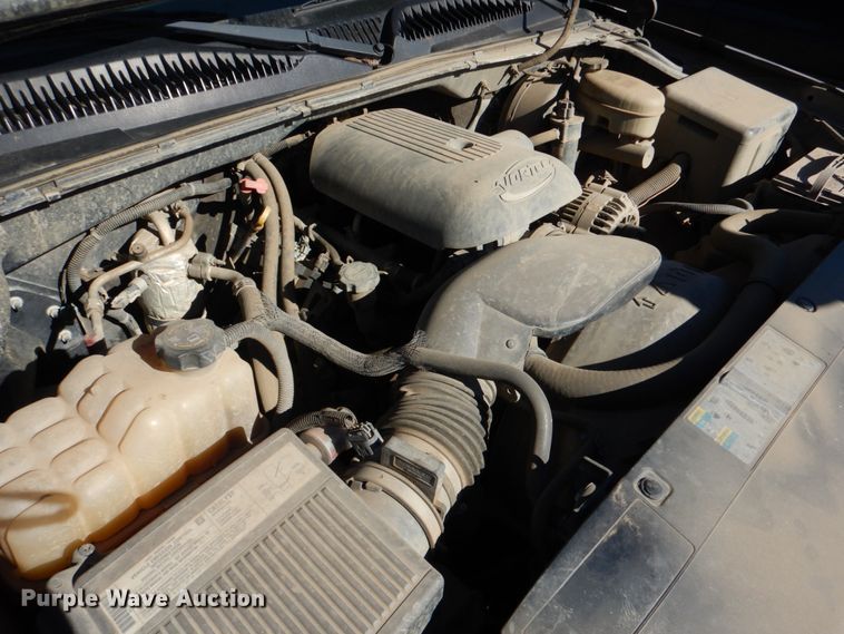 image for item JS9768 2004 Chevrolet Silverado 1500  Ext. Cab pickup truck