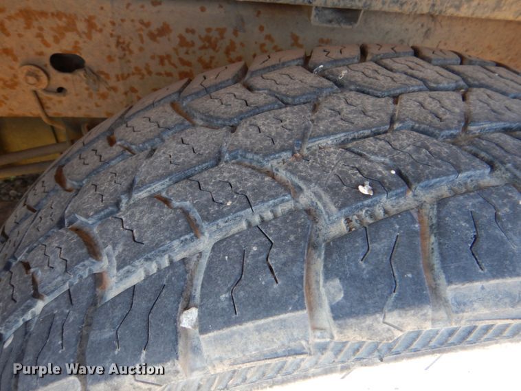 image for item JS9768 2004 Chevrolet Silverado 1500  Ext. Cab pickup truck