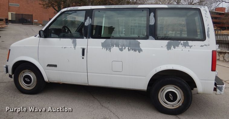 image for item JV9412 1993 Chevrolet Astro  van