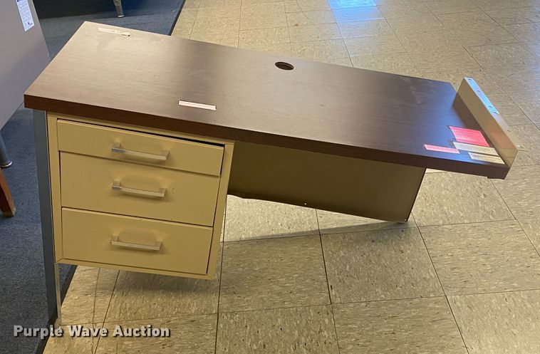 image for item JX9871 (14) desks