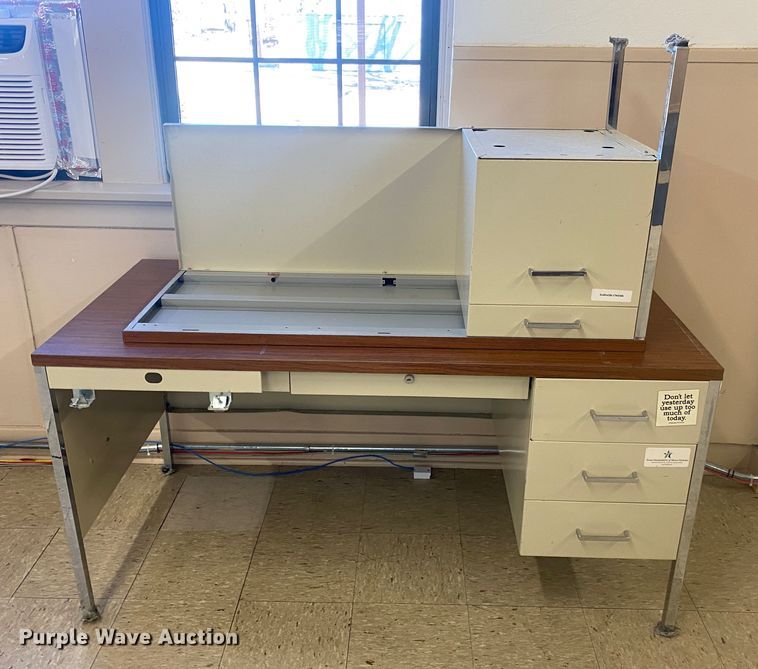 image for item JX9871 (14) desks